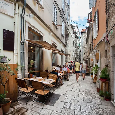 Guest house Pylon Split