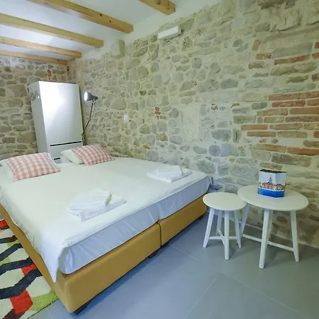 Pylon Гостьовий будинок