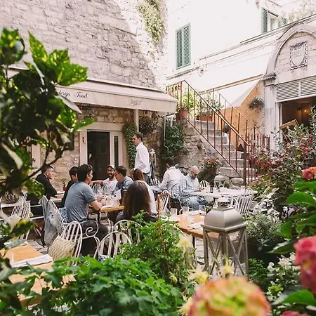 Pylon Guest house Split