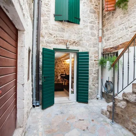 Гостьовий будинок Pylon Спліт