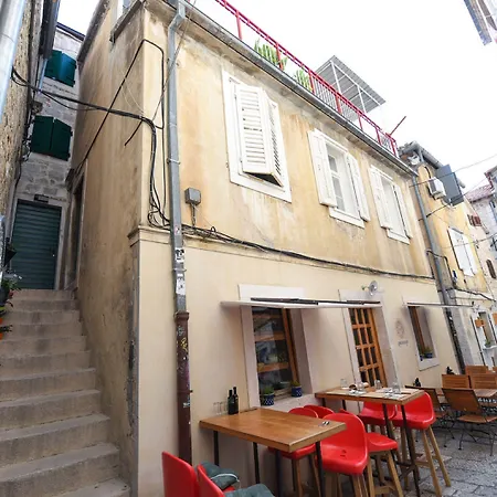 파일론 룸스 스플리트