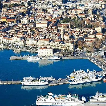 게스트하우스 파일론 룸스 4*