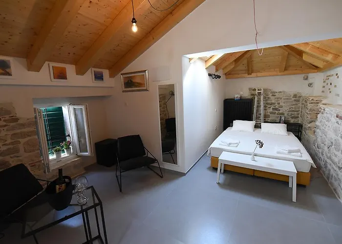 Pylon Pensionat Split